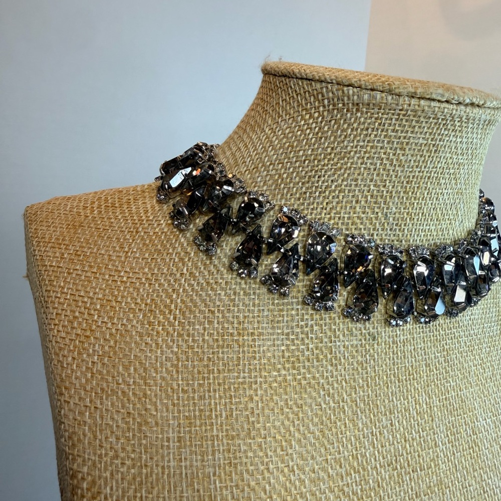 Gray Rhinestone Teardrop Choker - Picture 4 of 6